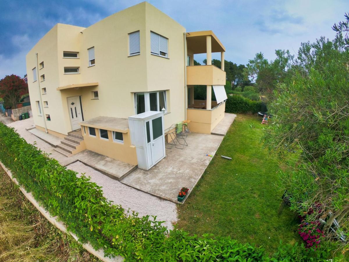 Apartments Martina Бибинє Екстер'єр фото