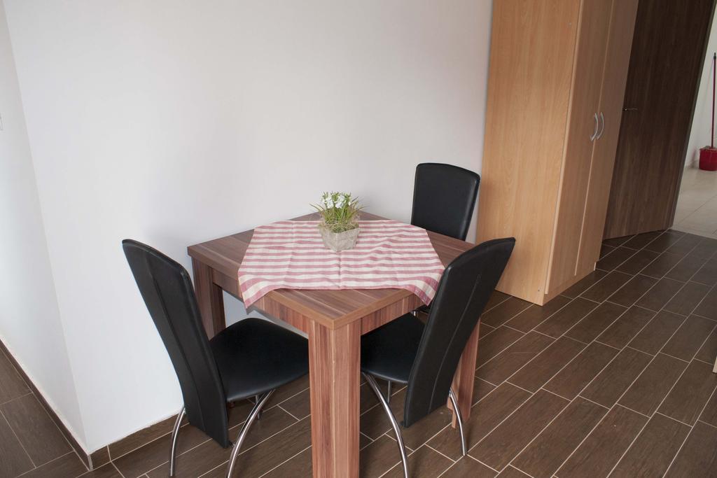 Apartments Martina Бибинє Екстер'єр фото
