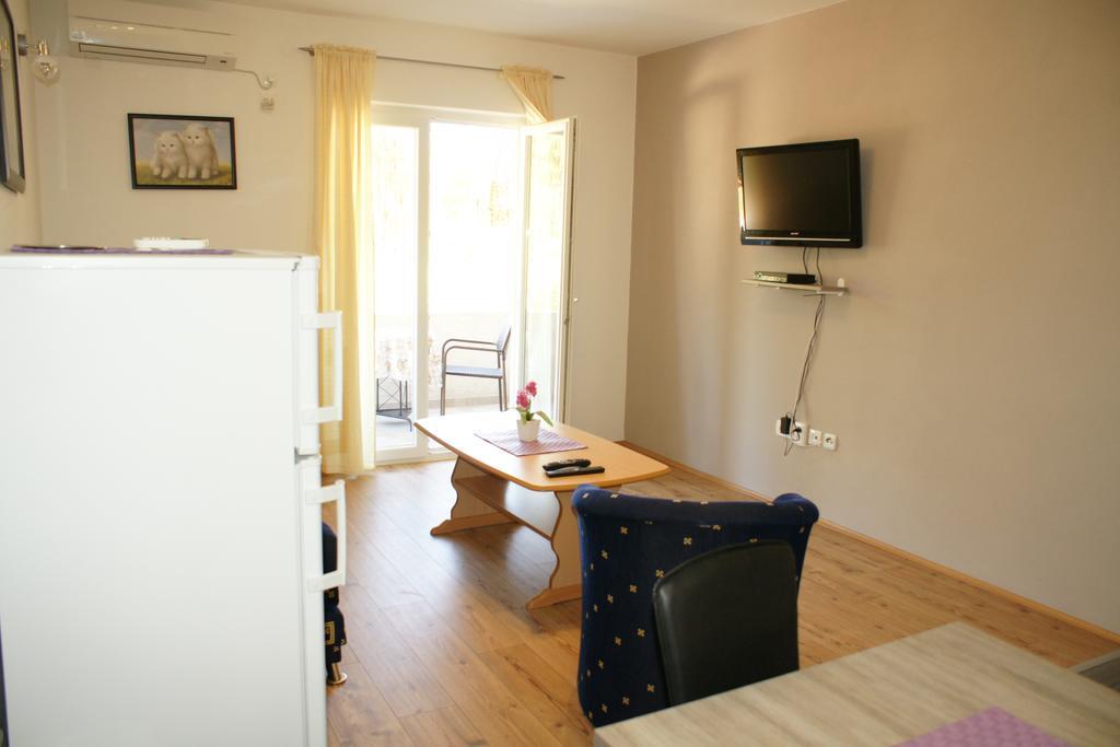 Apartments Martina Бибинє Екстер'єр фото