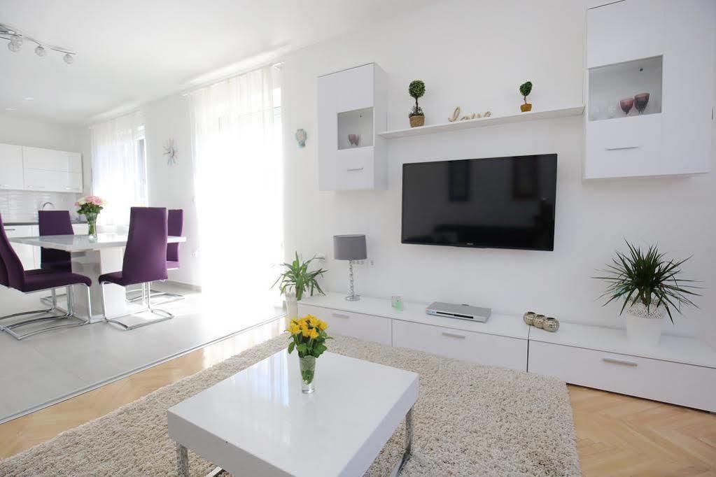 Apartments Martina Бибинє Екстер'єр фото